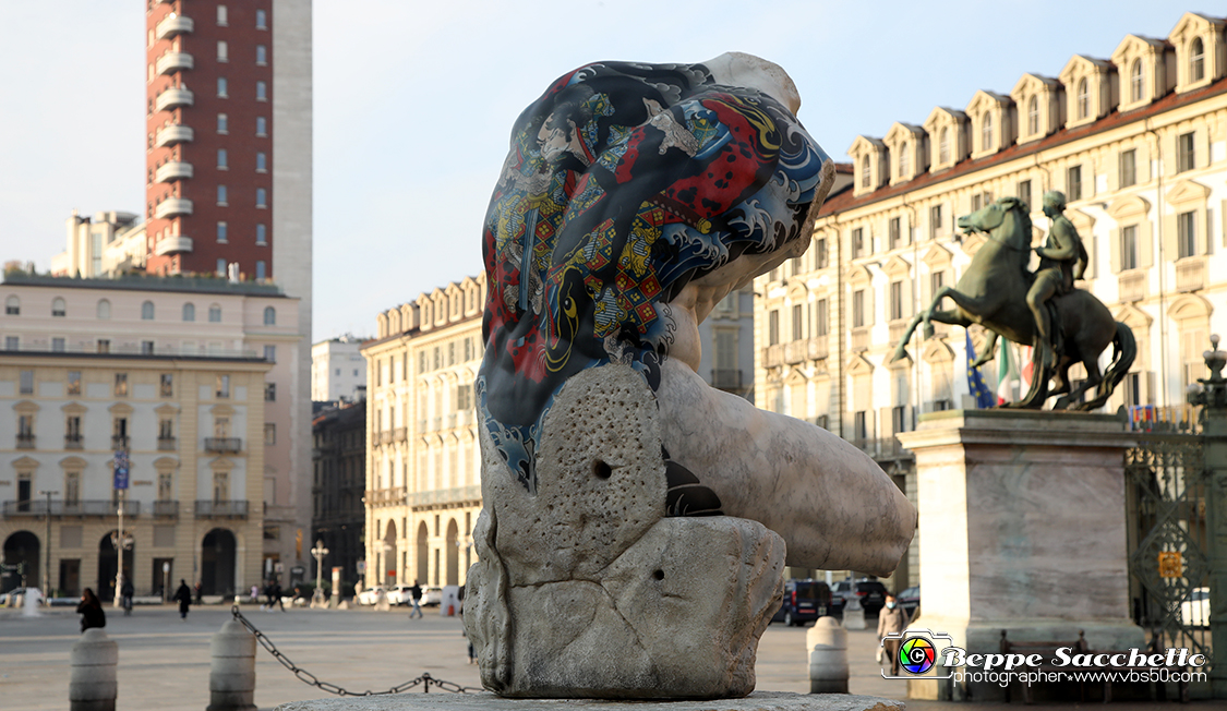 VBS_3121 - Mostra In Between Monumentali opere di Fabio Viale.jpg
